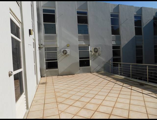 873M² OFFICE TO LET IN CRAIGHALL